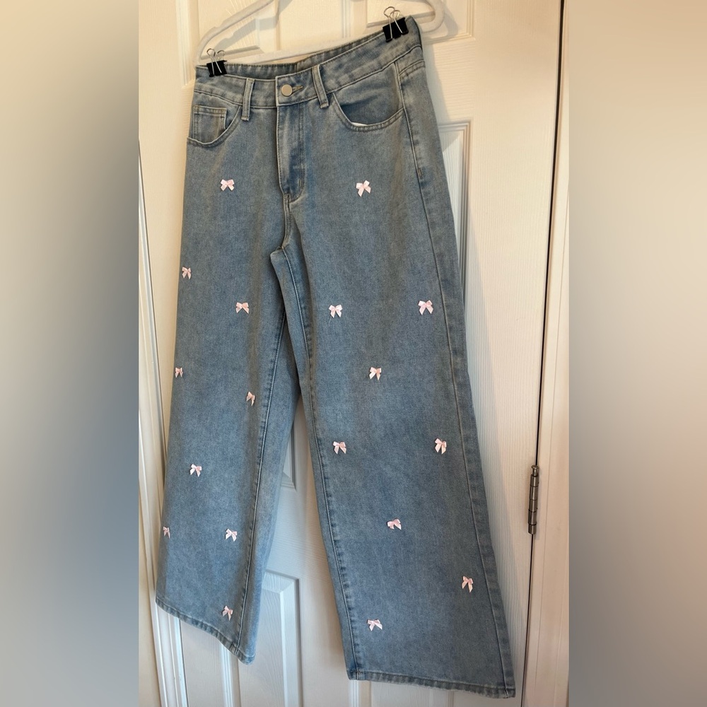 Wide Leg Light Wash Jeans with Pink Bow Embroidery - Picture 6 of 9